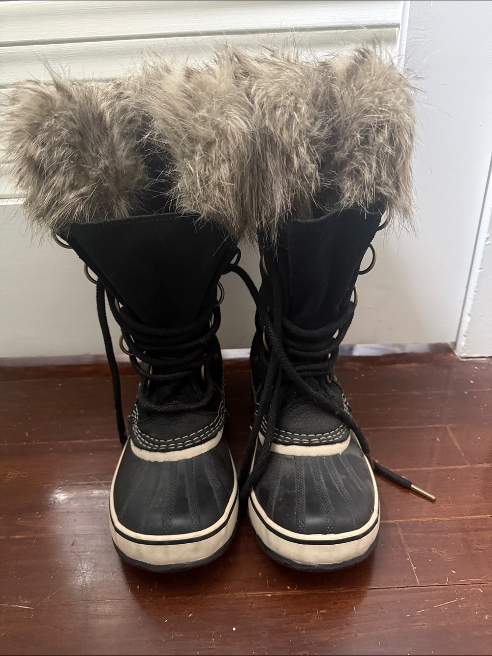 Sorel Black Winter Lace-Up Faux-Fur Cuff Boots